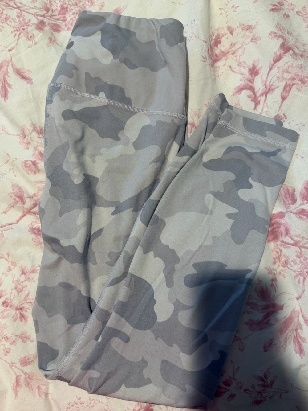 Women’s Gray Camo Active Leggings